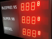 Tankstellen-Preisanzeige-mit-zwei-Währungen