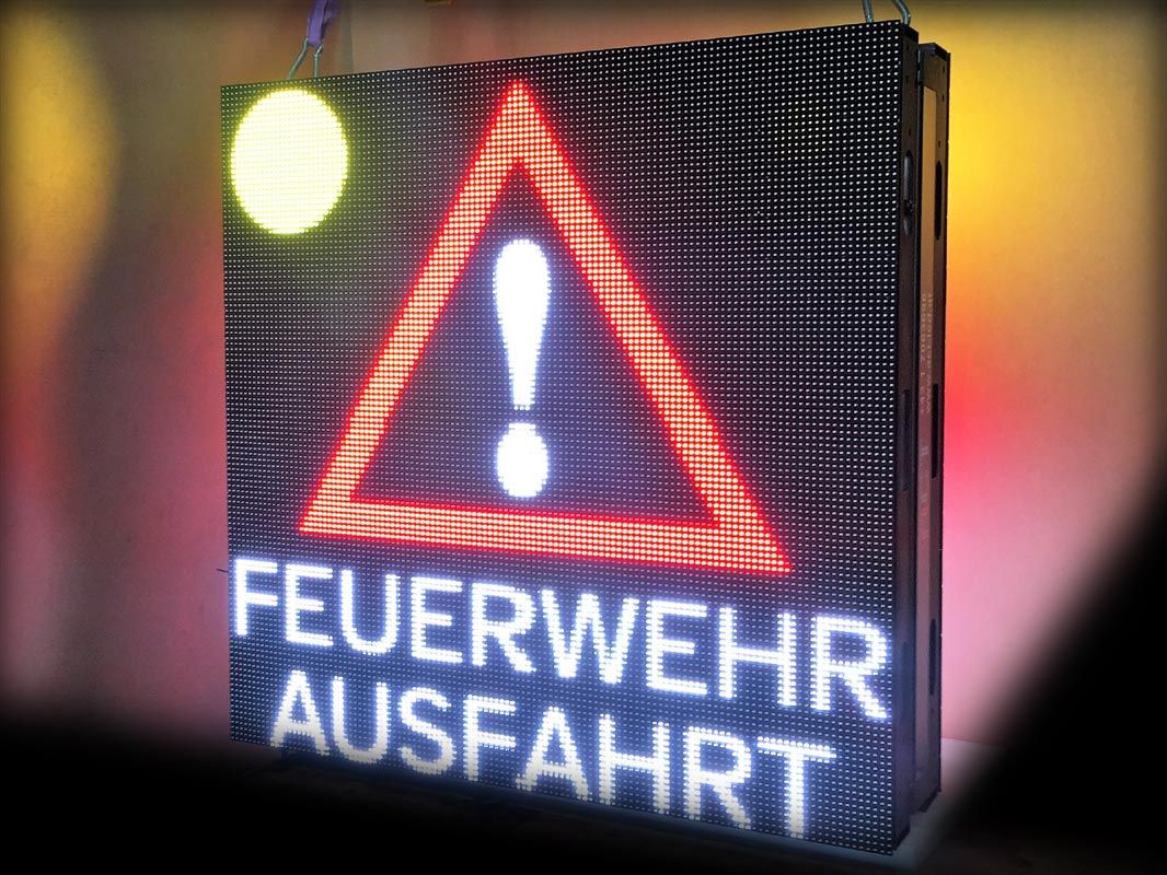 ACT GmbH LED-Displays - Elektronisches Feuerwehr Ausfahrt Schild