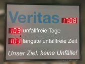 Hinweisschild unfallfrei