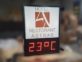 Leuchtwerbung mit Temperaturanzeige